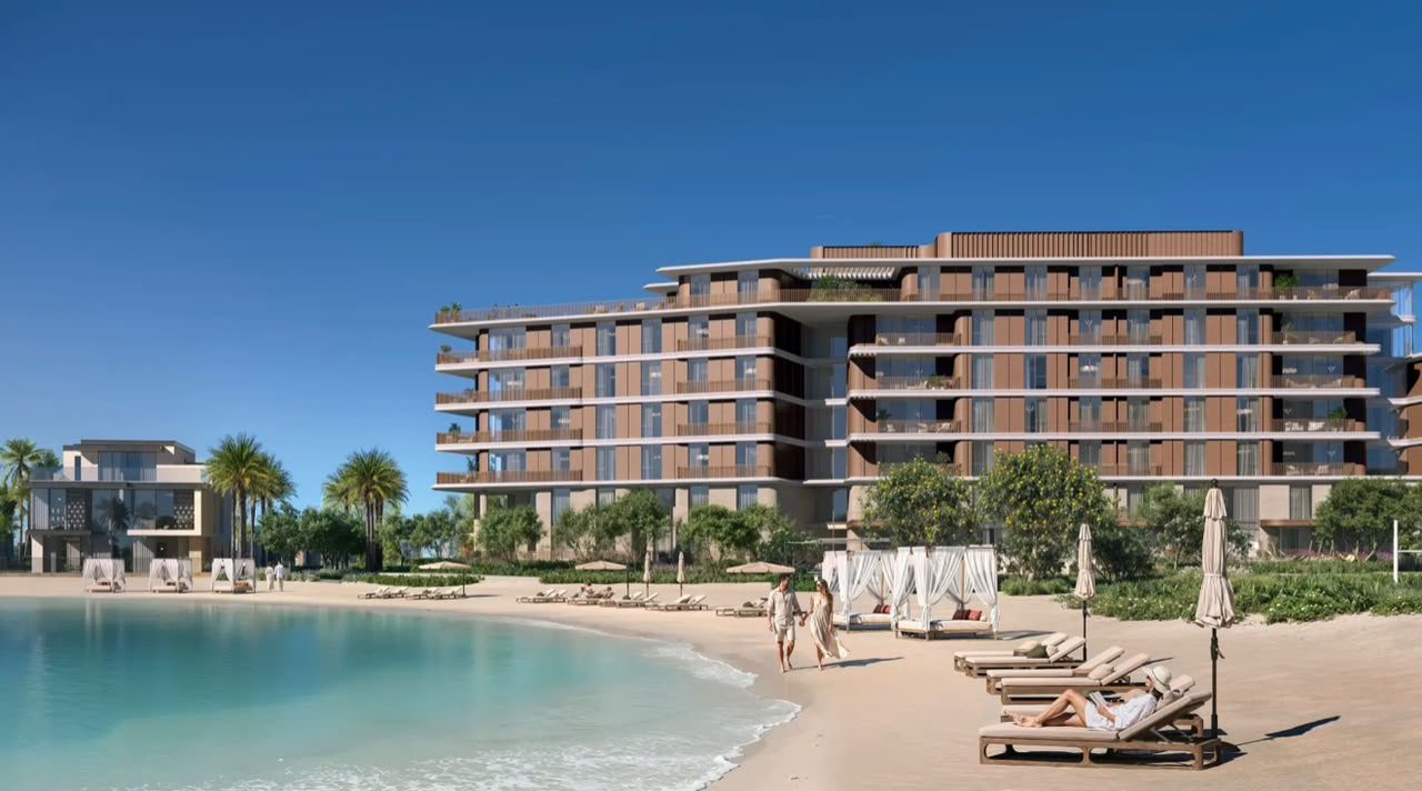 Playa privada y paseo