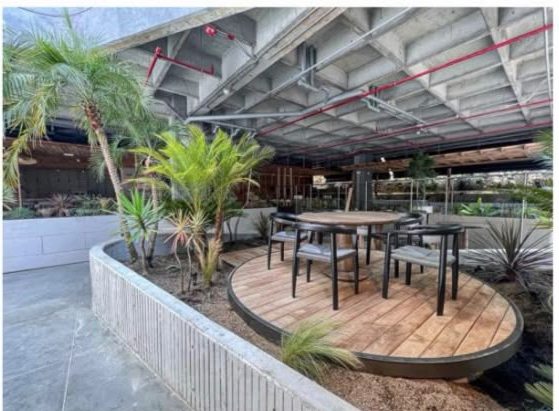 Terraza gastronómica del edificio