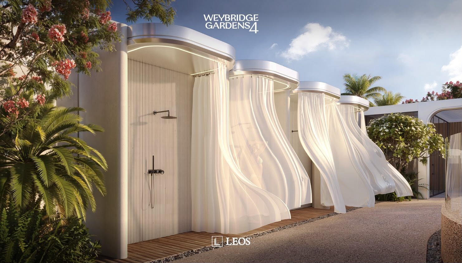 Duchas exteriores junto a la piscina